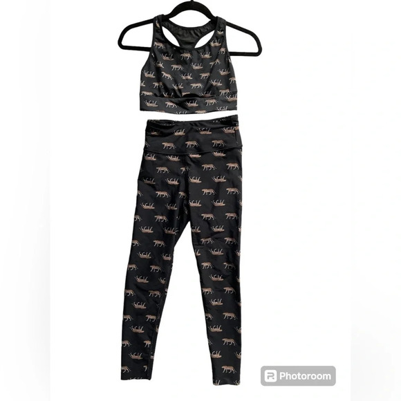 Victoria Secret Leopard sports bra and leggings set Sz S - Picture 1 of 14